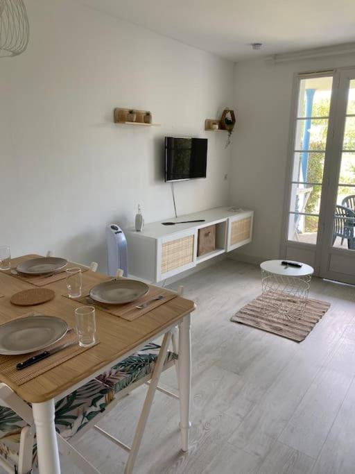 Charmant Studio Au Bord Du Lac Marciac Luaran gambar